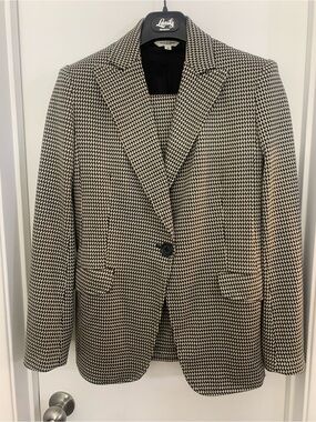 Max Studio Black & White Houndstooth Blazer & pants set.
